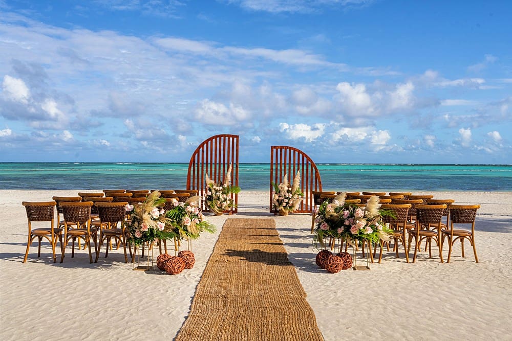 destination wedding resorts planner; travel and event planning, sandals, dreams, and secrets destination wedding and travel planner